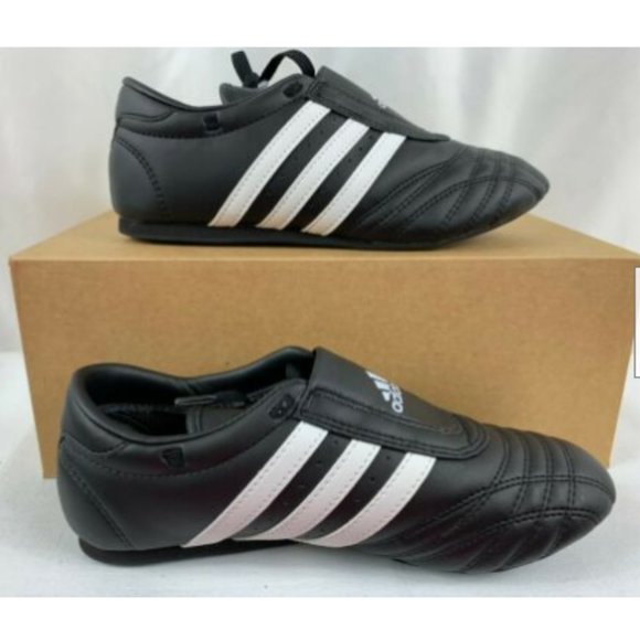 Adidas Men's ADI-SM II Taekwondo Leather Sneaker - Picture 1 of 3